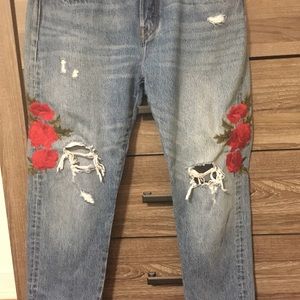 Levi’s distressed jeans